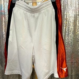 University of Texas Mens shorts. Size L. Lined.